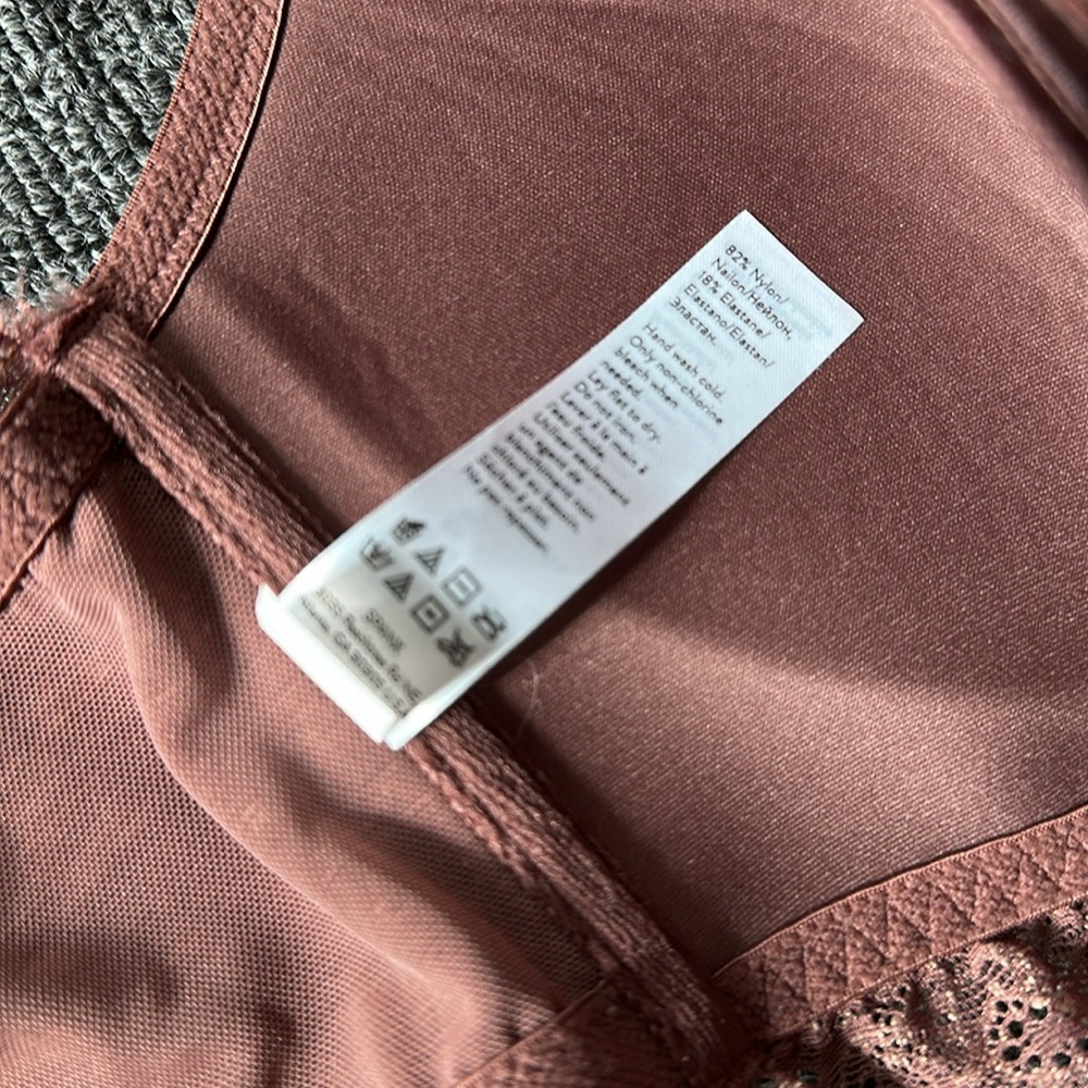 SPANX Dusty Rose Lace-Trim Wireless Bra - Picture 4 of 8